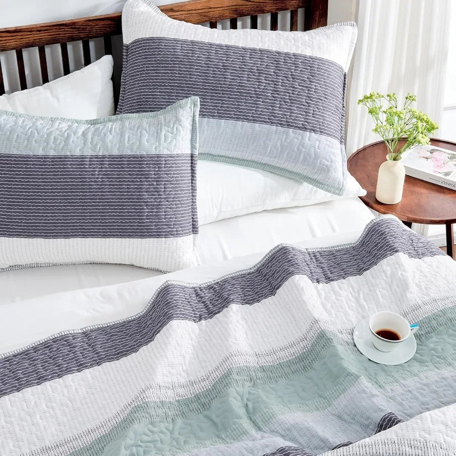 Ultra Soft and Lightweight Patchwork Striped Quilted Bedding Set for